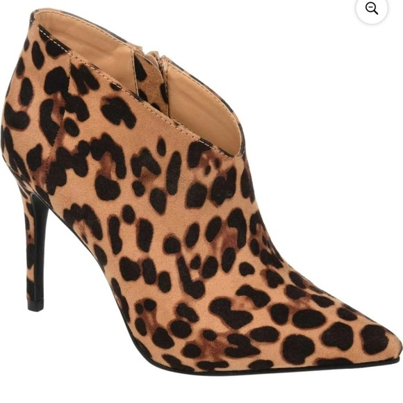 Journee Collection Demmi Leopard Print Bootie, 3.5” Heel Pointed Toe Size 8.5 - Picture 1 of 15